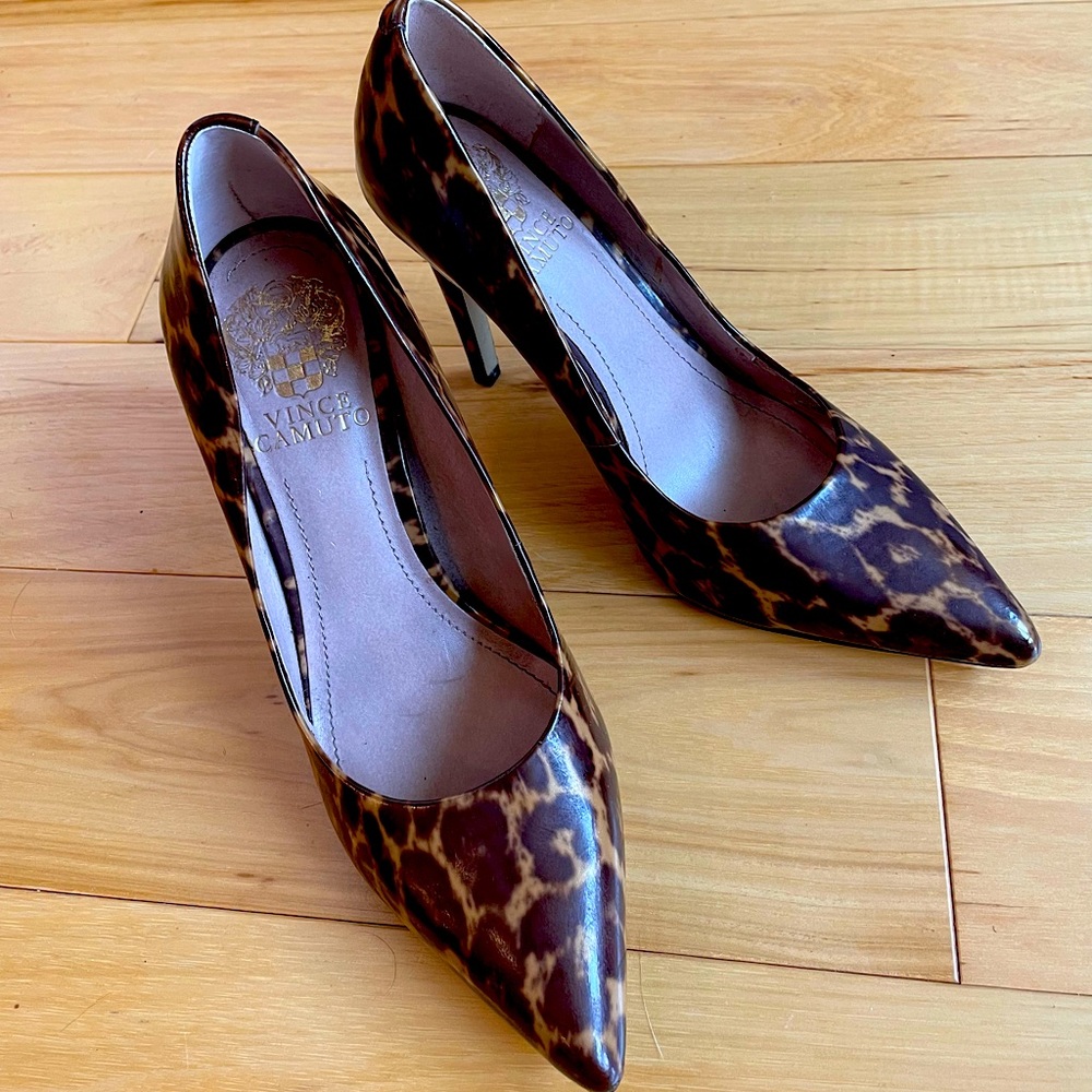 Vince Camuto 6.5 leopard print leather high heel shoes 4” stilettos wild classic